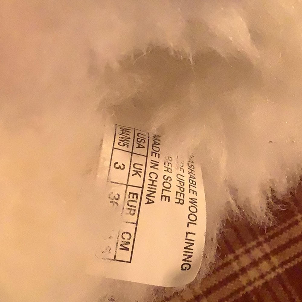 Emu wool lined suede boots size 5 - Picture 2 of 4